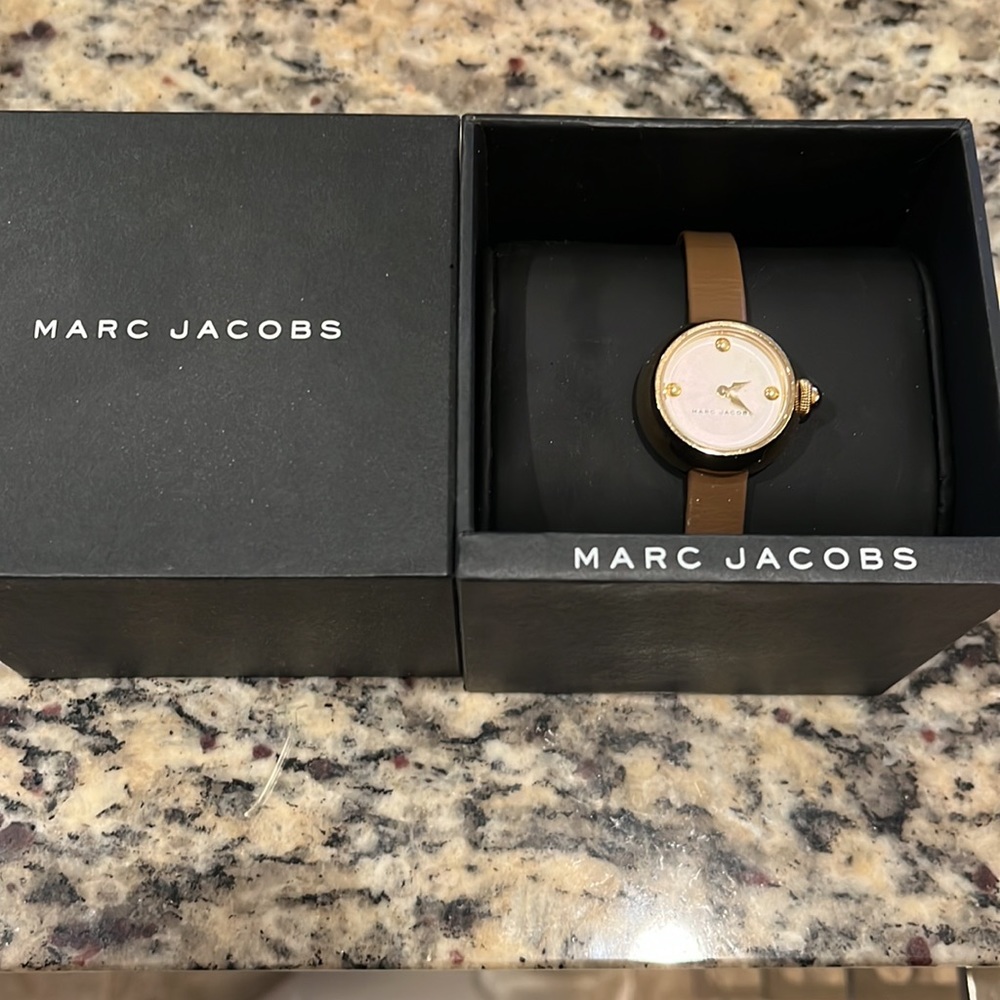 Marc Jacob watch - Picture 2 of 2